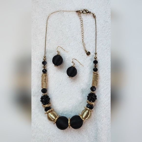 CATO Black and Gold Necklace and Drop Earrings Set / Pierced - Picture 3 of 7